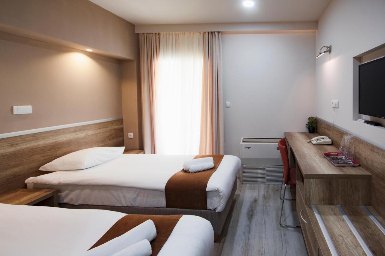 קופאוניק Hotel Junior מראה חיצוני תמונה