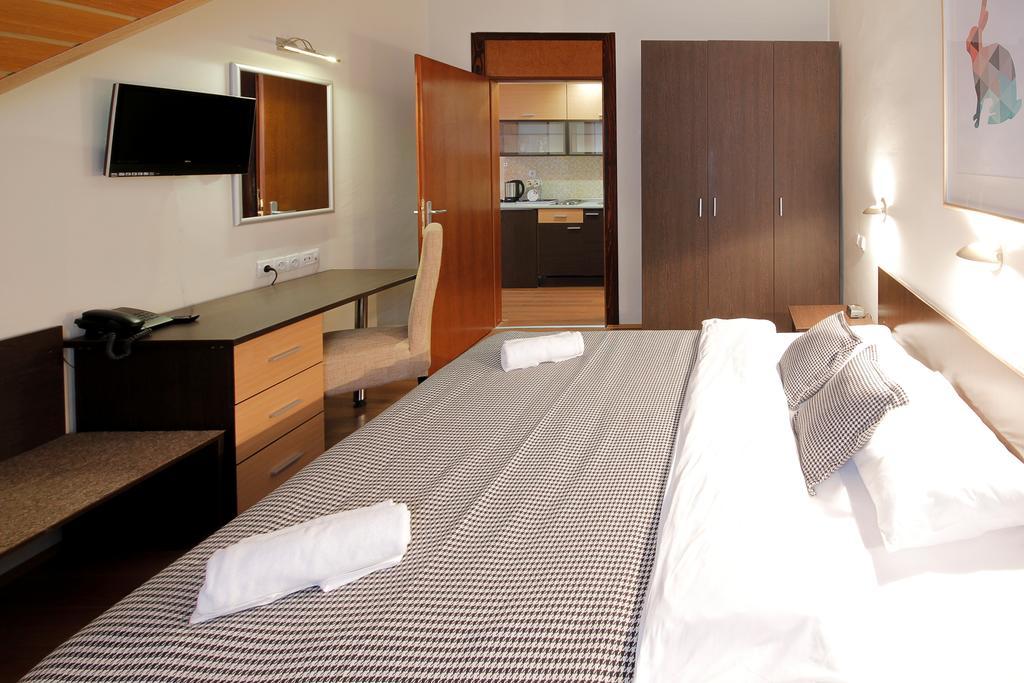 קופאוניק Hotel Junior מראה חיצוני תמונה